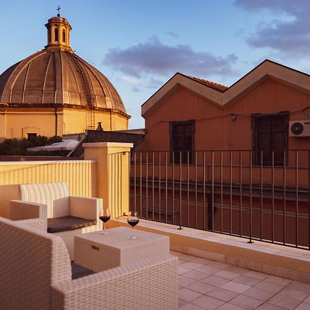Luxury Suite La Terrazza In Pieno Centro In 卡利亚里 外观 照片