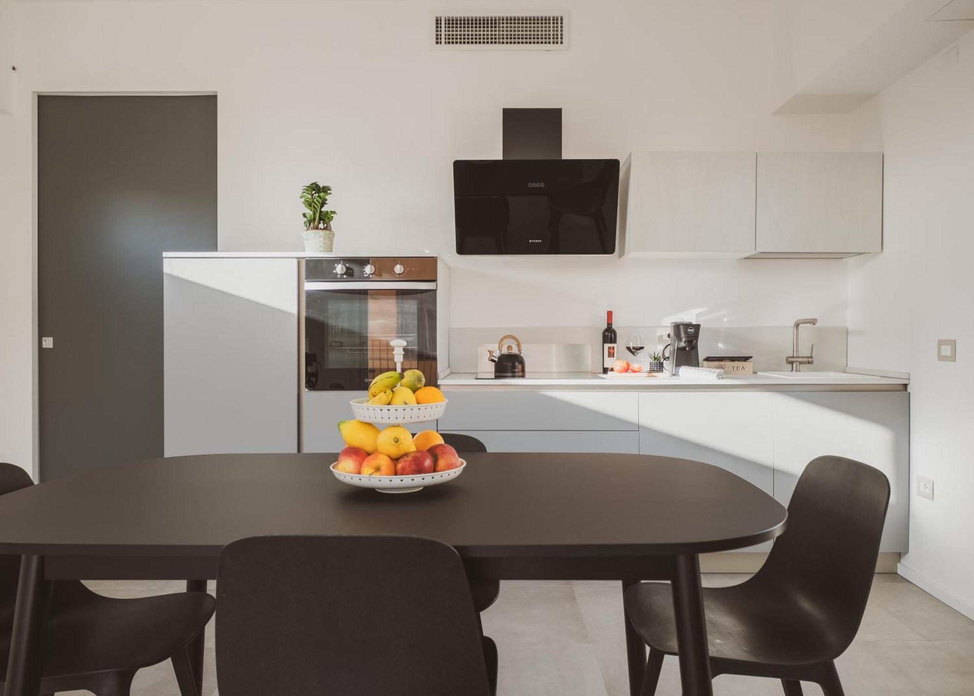 Luxury Suite La Terrazza In Pieno Centro In 卡利亚里 外观 照片
