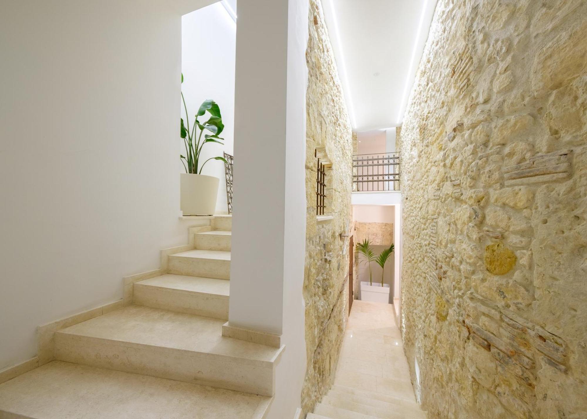 Luxury Suite La Terrazza In Pieno Centro In 卡利亚里 外观 照片