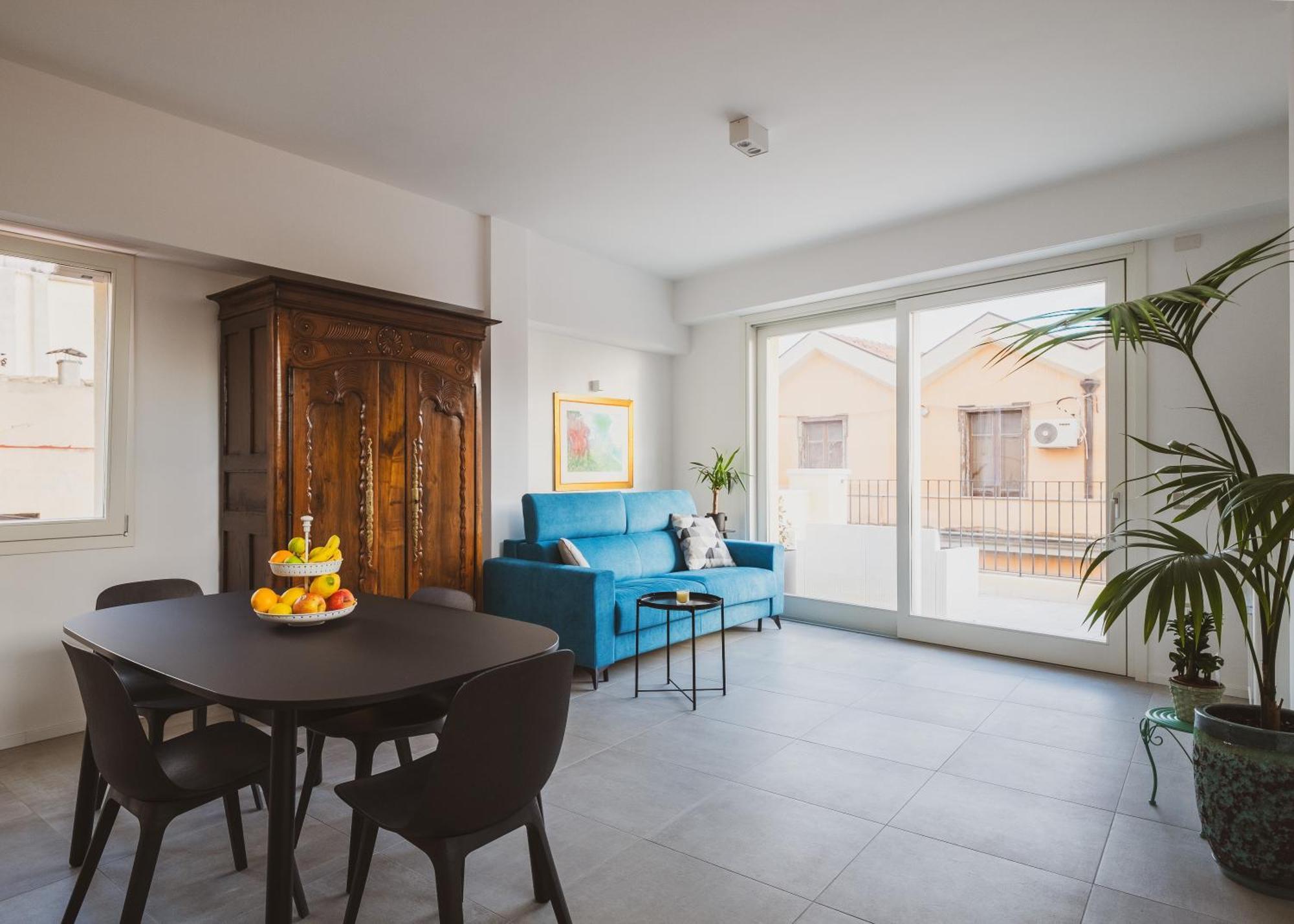 Luxury Suite La Terrazza In Pieno Centro In 卡利亚里 外观 照片