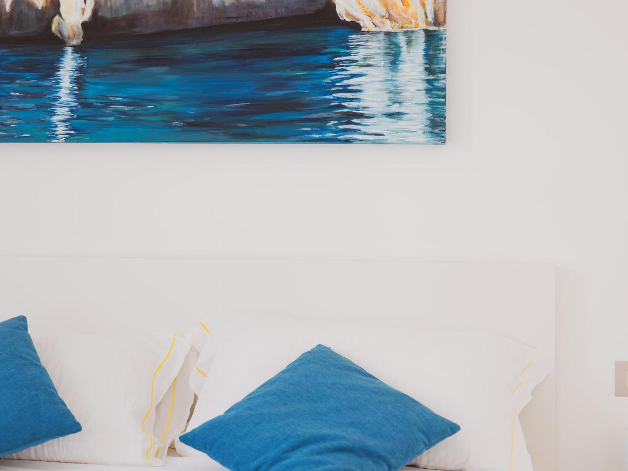 Luxury Suite La Terrazza In Pieno Centro In 卡利亚里 外观 照片